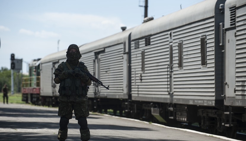Zeci de extremişti din Germania au călătorit în zone de război din Ucraina de la începutul invaziei