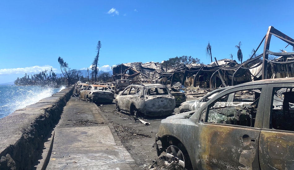 Masini distruse de incendiul din Hawaii, august 2023