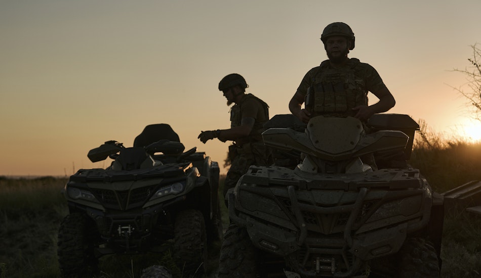 Militari ucraineni în apropiere de Bahmut