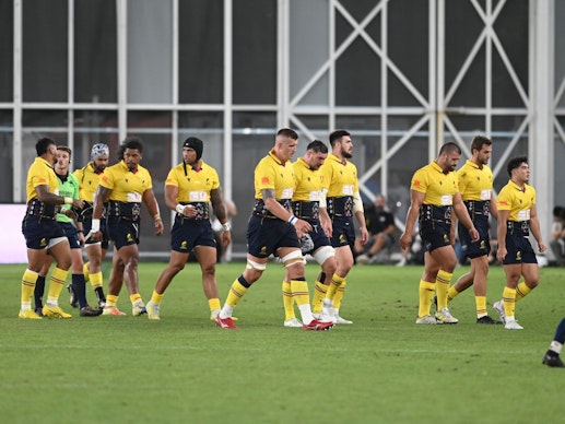 jucatori de rugby pe teren