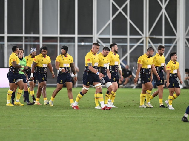 jucatori de rugby pe teren