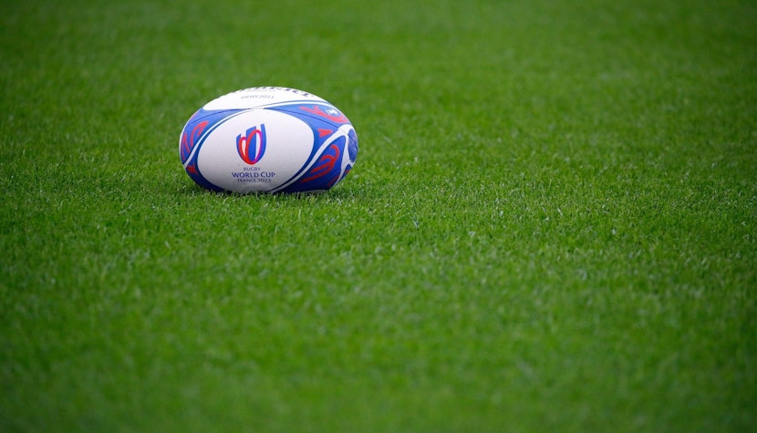 Cupa Mondială de Rugby 2023 se desfășoară în Franța minge de rugby pe teren