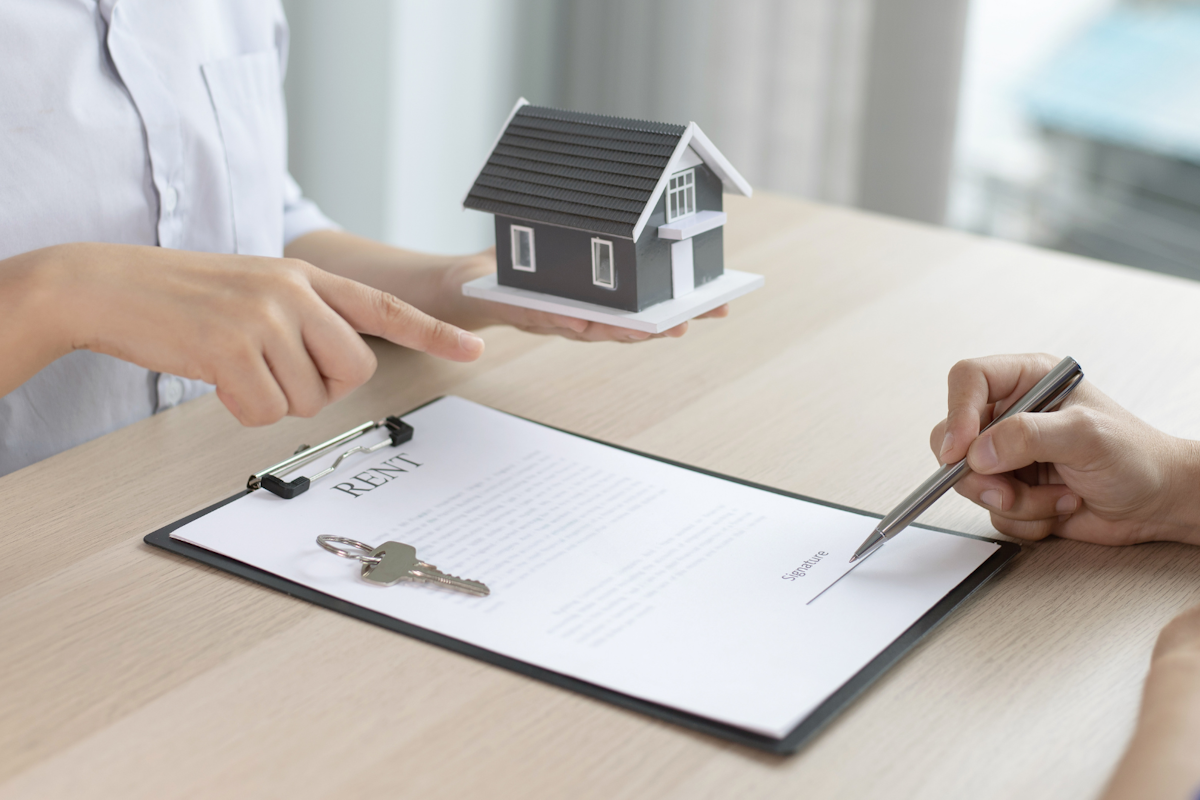 Impozitele pe locuințe se calculează din 2027 în funcție de valoarea de piață a proprietății