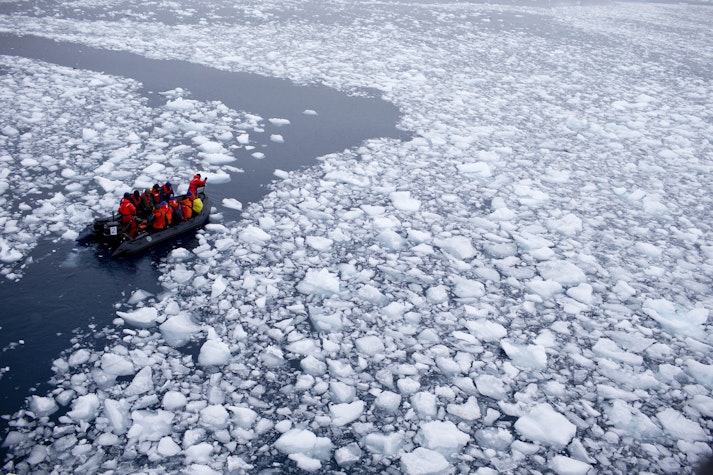 Nivelul gheții de mare din jurul Antarcticii tocmai a înregistrat un nivel minim record
