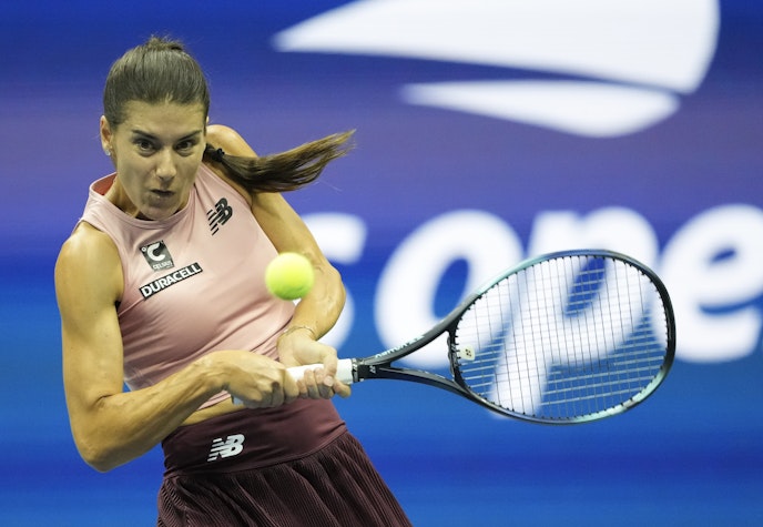 Sorana Cîrstea, surprinsă în timpul unui meci de tenis
