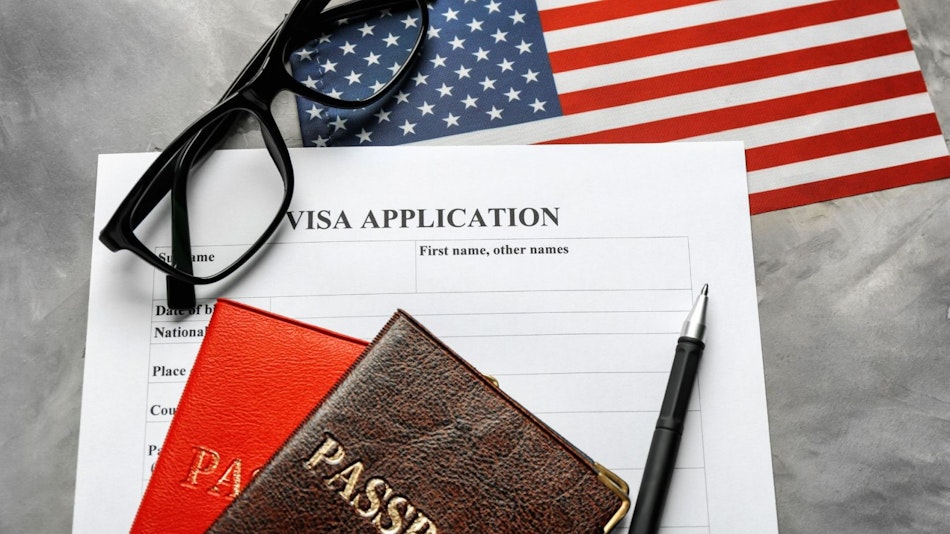 formular petru viza, pasapoarte, cohelari si steagul SUA