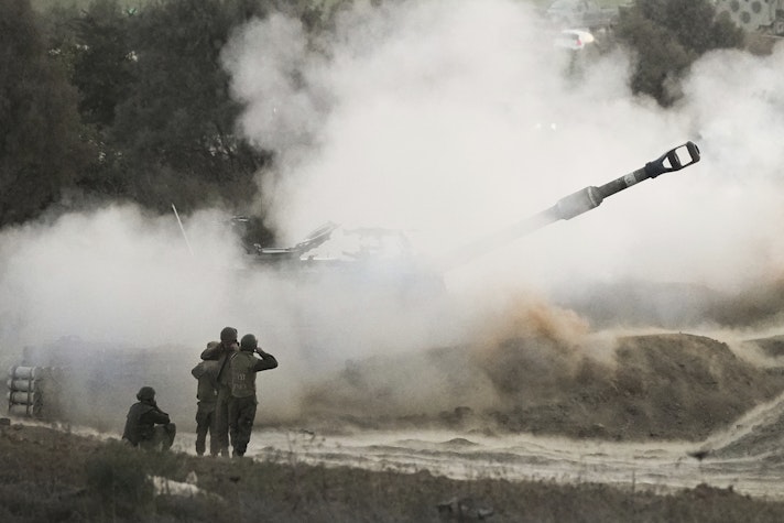 Artilerie israeliană în acțiune