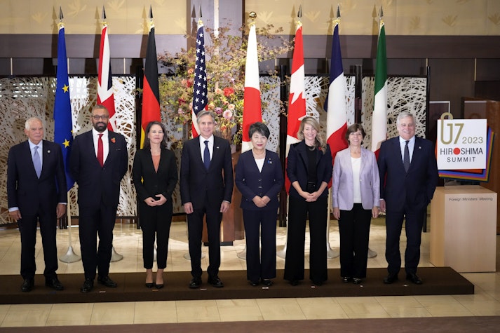 G7