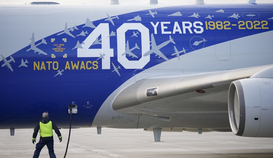 NATO înlocuiește vechile avioane