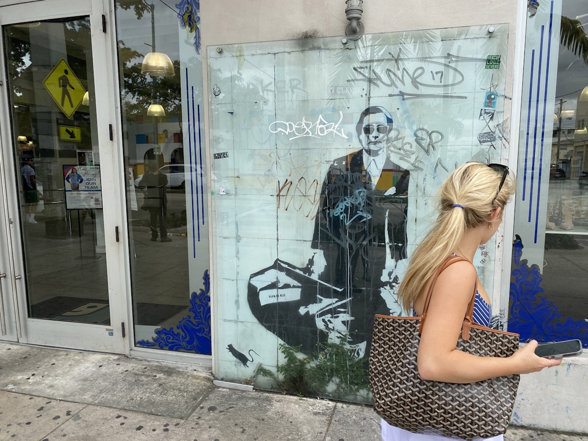 Operele lui Banksy au costat contribuabilii britanici aproape 150.000 lire sterline