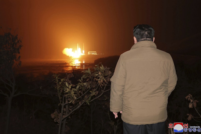 Coreea de Nord spune că a lansat un satelit de spionaj