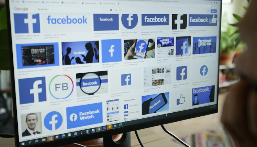 Profimediaimages/Conturi false de Facebook create în China
