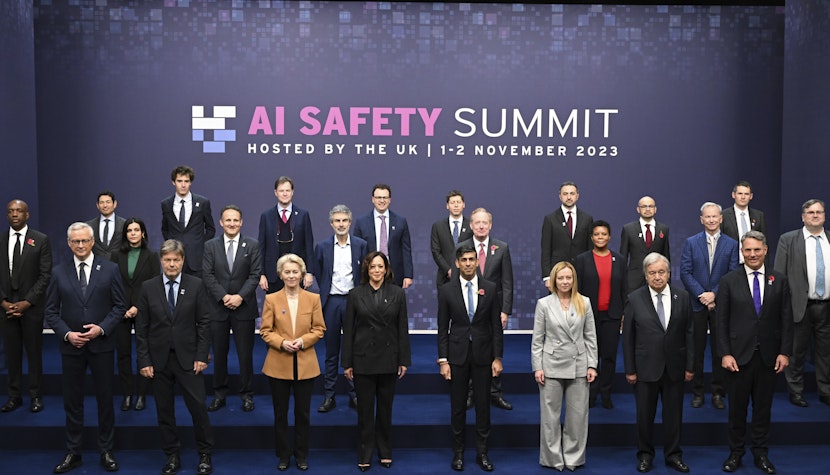 Liderii lumii, adunați la un summit privind Inteligența Artificială