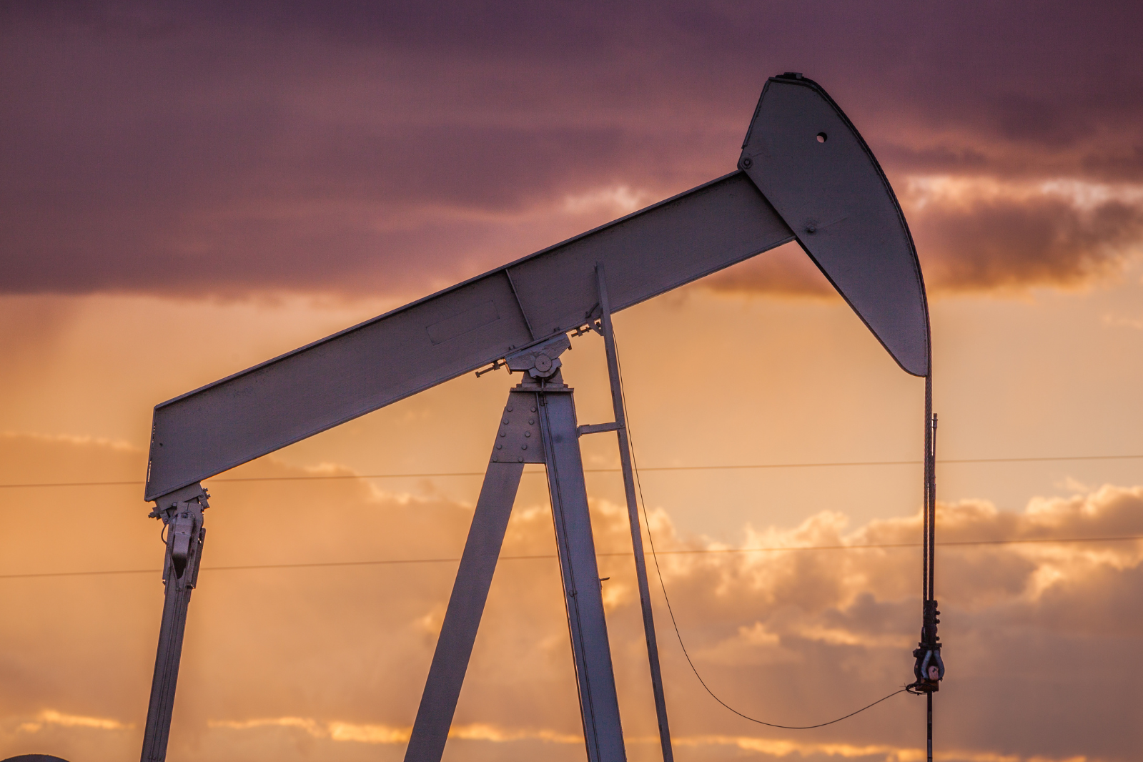 Creșterea Prețului Petrolului: Impactul Conflictului din Orient Creșterea Prețului Petrolului: Impactul Conflictului din Orient