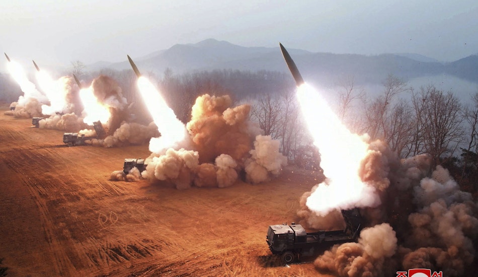 Artilerie nord coreeană în acțiune