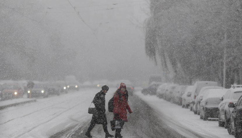 Precipitaţiile sub formă de ninsoare vor fi prezente în Bucureşti. ninsoare