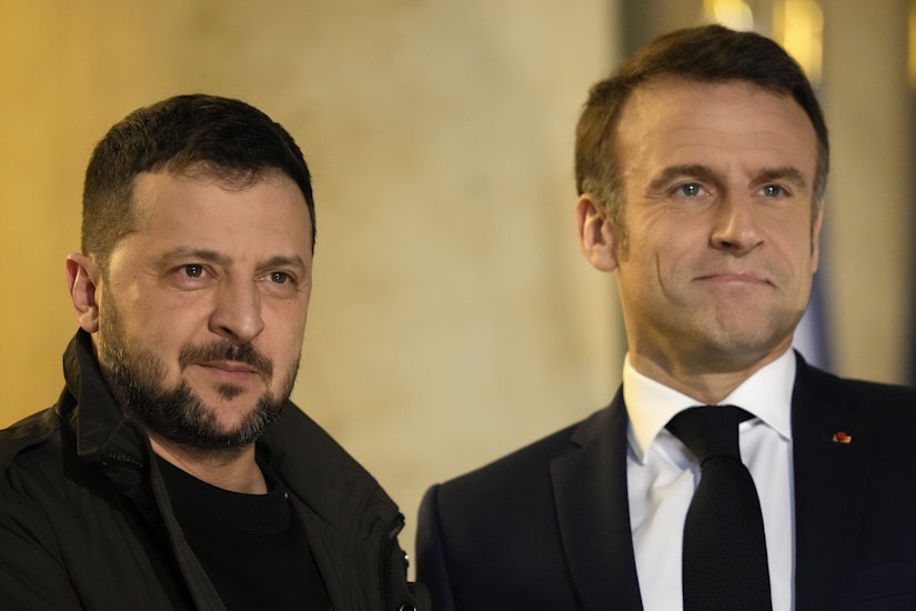 Volodimir Zelenski și Emmanuel Macron