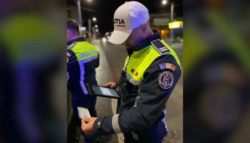 eDAC este noua aplicație prin care, cu ajutorul unor dispozitive mobile, precum telefoane sau tablete, polițiștii vor putea să verifice datele unei persoane