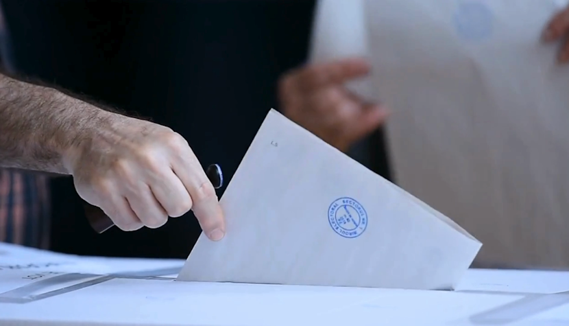 Peste 200.000 de candidați s-au înscris la alegerile locale buletin de vot