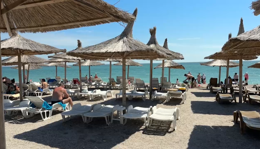 Pregătiri pentru minivacanța de Rusalii. Zeci de mii de români sunt așteptați în hotelurile și pensiunile de la mare și munte mare