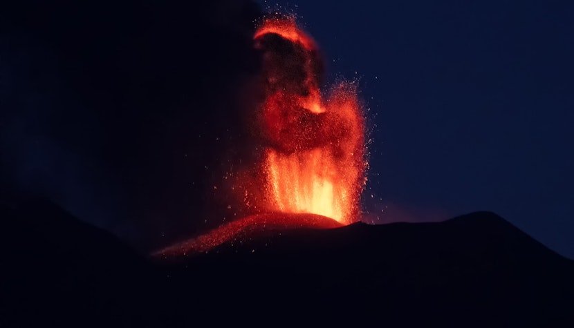 Vulcanul Etna a erupt: Autoritățile au decis să ridice nivelul de alertă