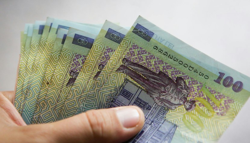 Plafonul pensiei până la care se acordă medicamente compensate cu 90% creşte la 2.020 lei