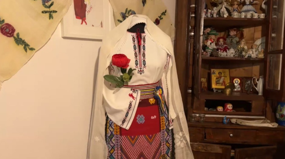 Costumul românesc dobrogean
