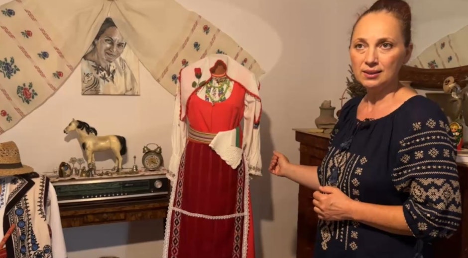 Costumul bulgăresc dobrogean