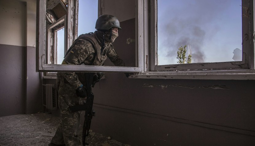Doi jurnalişti răniţi şi unul dispărut într-un atac aerian rusesc asupra hotelului Kramatorsk