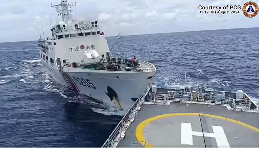 O navă chineză și una filipineză s-au ciocnit