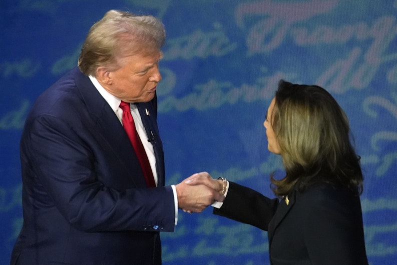 TRUMP SI KAMLA