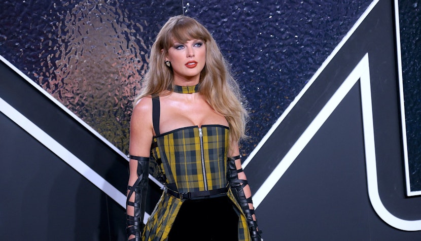 GALERIE FOTO Taylor Swift a câștigat șapte premii la MTV Video Music Awards și a stabilit un nou record