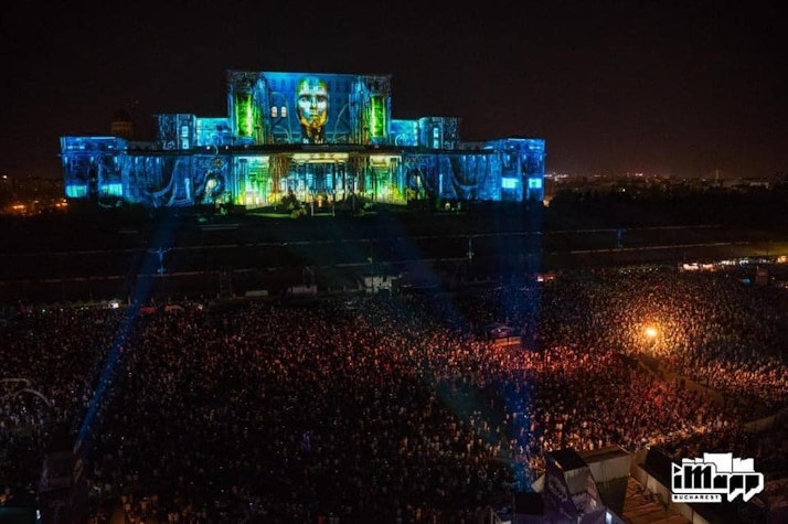 spectacol de lumini palatul parlamentului