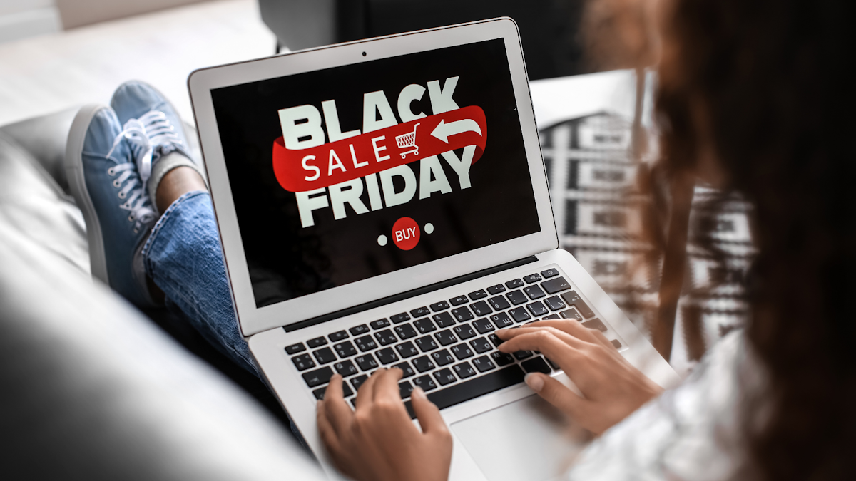 Experiment Euronews înainte de Black Friday. Un produs s-a scumpit cu peste 800 de lei în doar câteva săptămâni. Cum au evoluat prețurile
