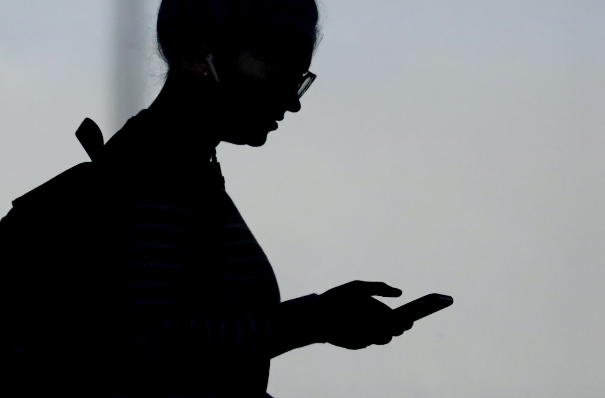 Miliarde de oameni riscă excluderea de pe piața AI din cauza prețurilor smartphone-urilor