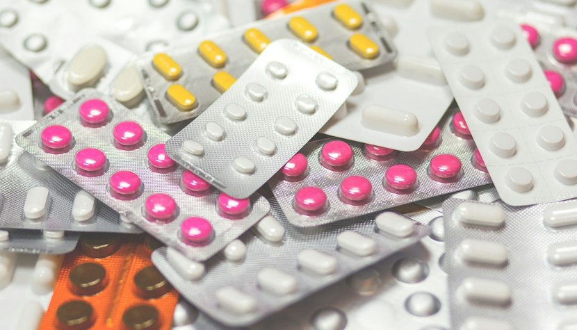 Nu mai puțin de 831 de medicamente s-au retras temporar ori definitiv din farmaciile românești