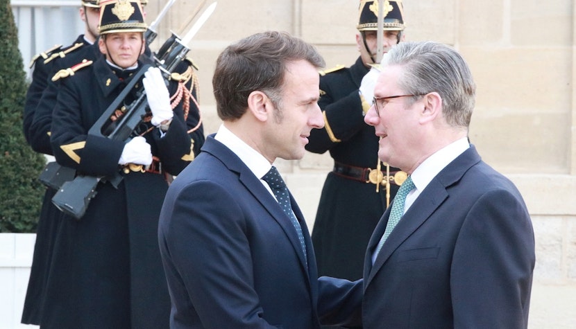 Emmanuel Macron și Keir Starmer
