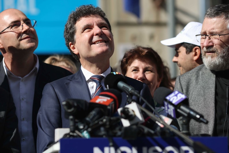 nicușor dan