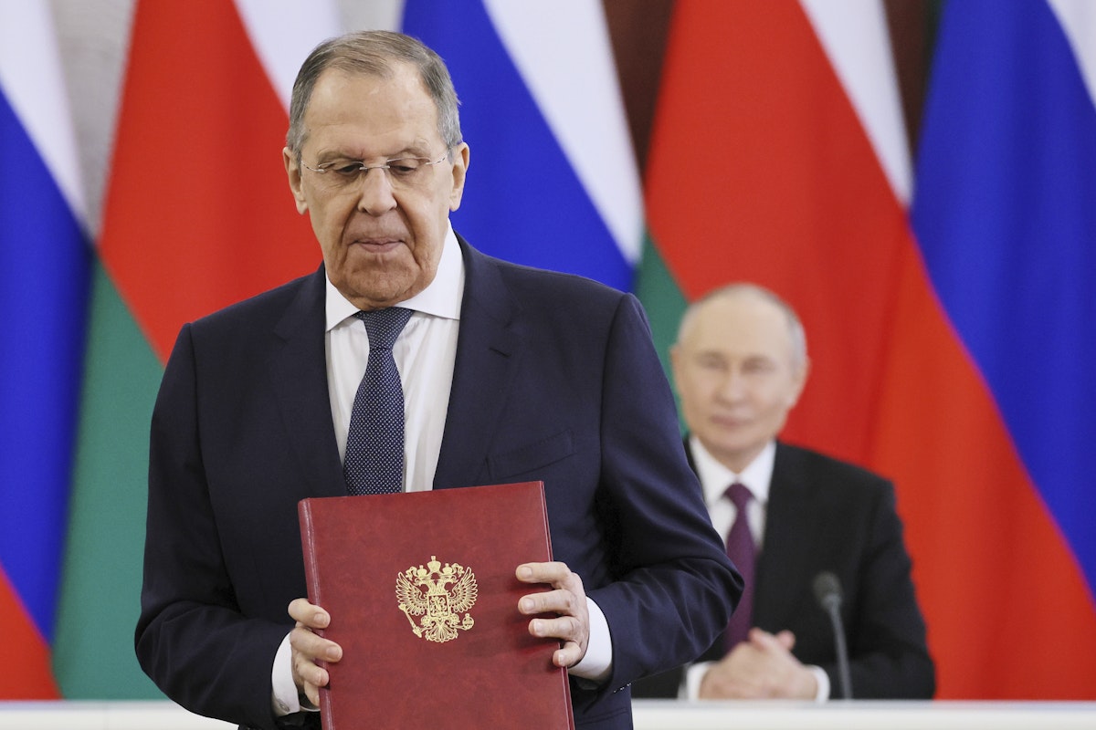 Lavrov îl compară pe Putin cu un salvator providențial: „Dumnezeu l-a trimis să salveze Federația Rusă”
