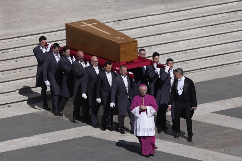 sicriu papa francisc