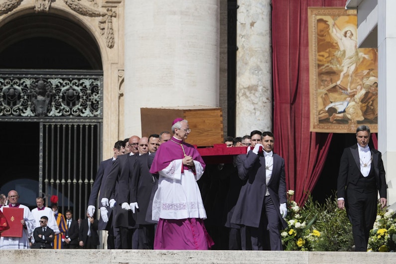 Sicriul Papei Francisc a fost scos din Bazilica Sfântul Petru