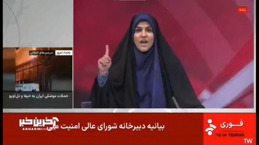 Israel atacă televiziunea de stat iraniană în timpul unei transmisiuni live. Prezentatoare de știri în platou
