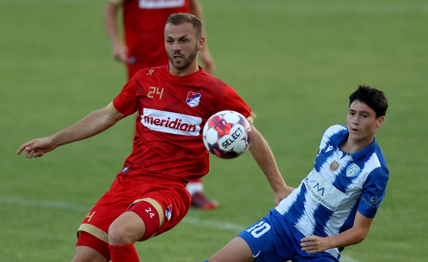 Meci amical al lui Arsenal Tivat