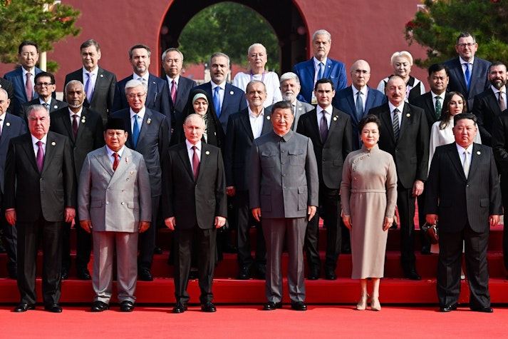 poză de grup putin, king jong un, xi jinping, viorica dăncilă, adrian năstase