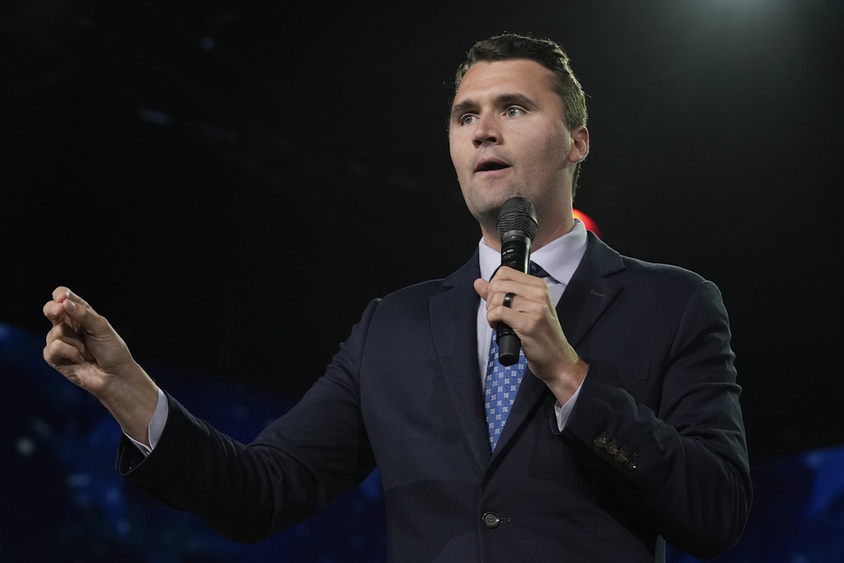 Acuzatul uciderii lui Charlie Kirk riscă pedeapsa cu moartea; pledoarie de nevinovăție