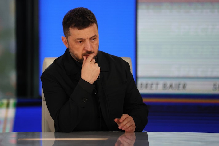 Volodimir Zelenski, președintele Ucrainei, și Ursula von der Leyen, șefa Comisiei Europene