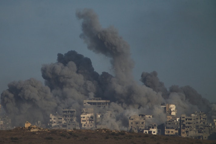 Israel bombardează în continuare Fâșia Gaza