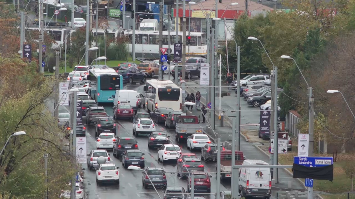 Românii petrec 53 de minute pe zi în navetă, printre cele mai lungi din Europa