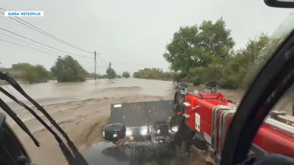 Drum inundat în localitatea Siliștea, județul Constanța