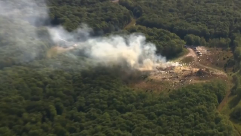 Imagine din drona, unde se vede cum fumul se ridică de la locul exploziei